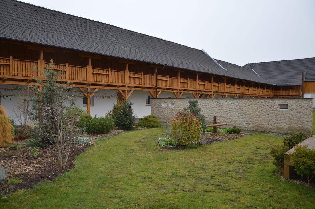 Statek 3 - Wellness & Spa Hotel Hluboká nad Vltavou Екстериор снимка
