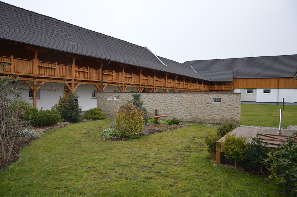 Statek 3 - Wellness & Spa Hotel Hluboká nad Vltavou Екстериор снимка