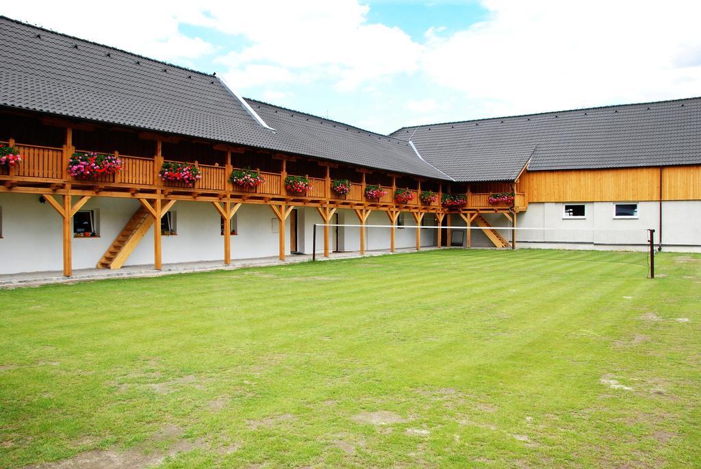 Statek 3 - Wellness & Spa Hotel Hluboká nad Vltavou Екстериор снимка